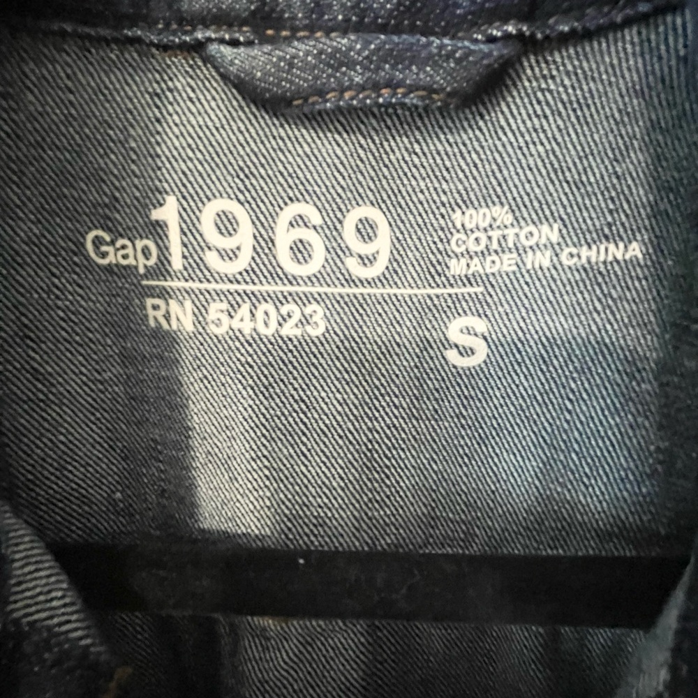 GAP 1969 Classic Denim Jacket dark wash, size S - Picture 3 of 8